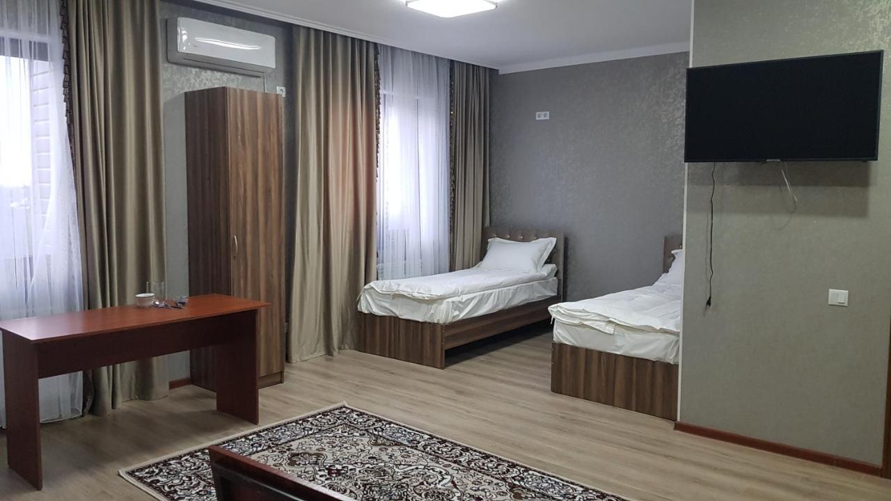 Nomad Hotel Bishkek Halal ภายนอก รูปภาพ