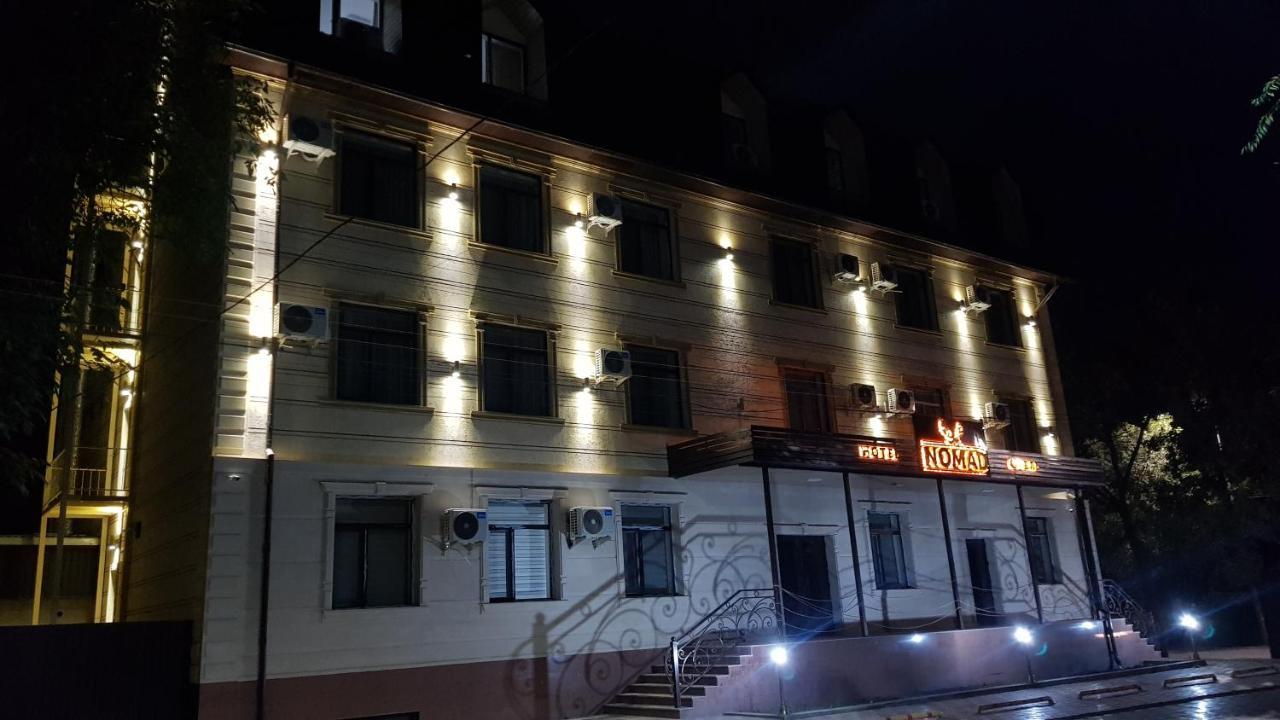 Nomad Hotel Bishkek Halal ภายนอก รูปภาพ