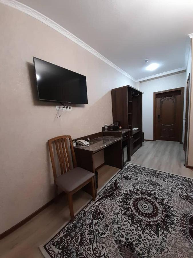 Nomad Hotel Bishkek Halal ภายนอก รูปภาพ